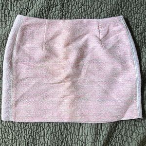 DISCOUNTED SHIPPING 📦 Wilfred mini skirt